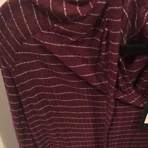 Lucky Brand Tops - Lucky brand size m medium burgundy top Lucky Brand Tops - Lucky brand size m medium burgundy top